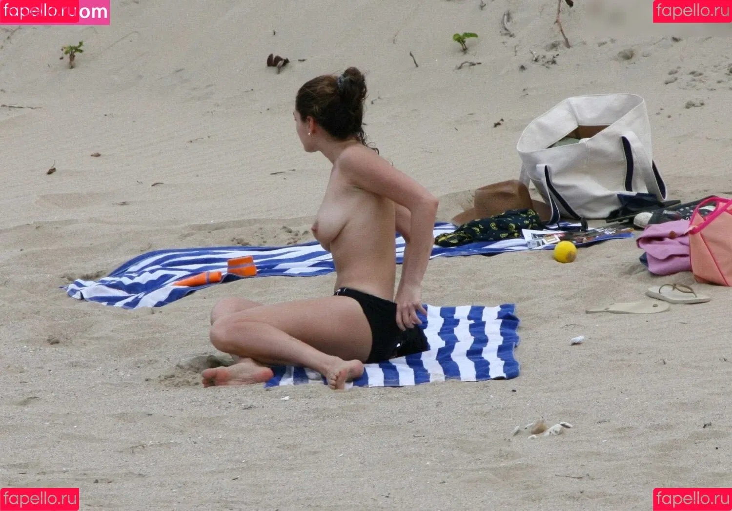 IAMKELLYBROOK / Kelly Brook / iamkb Onlyfans Photo Gallery 