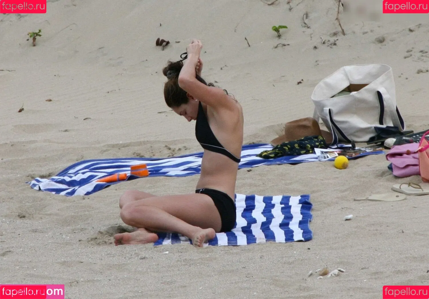 IAMKELLYBROOK / Kelly Brook / iamkb Onlyfans Photo Gallery 