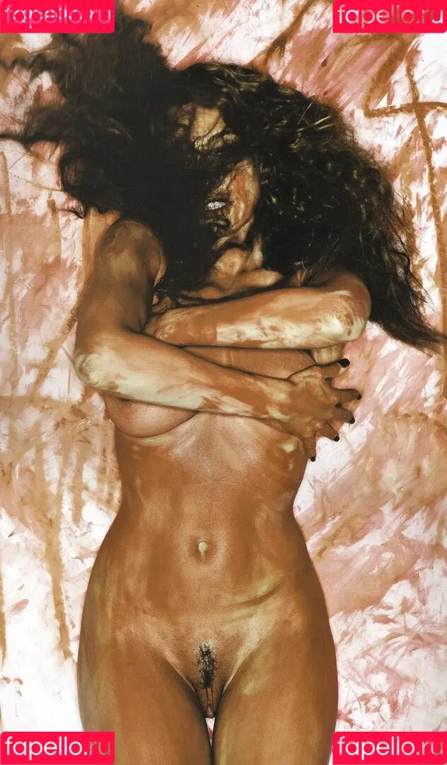 IAMKELLYBROOK / Kelly Brook / iamkb Onlyfans Photo Gallery 