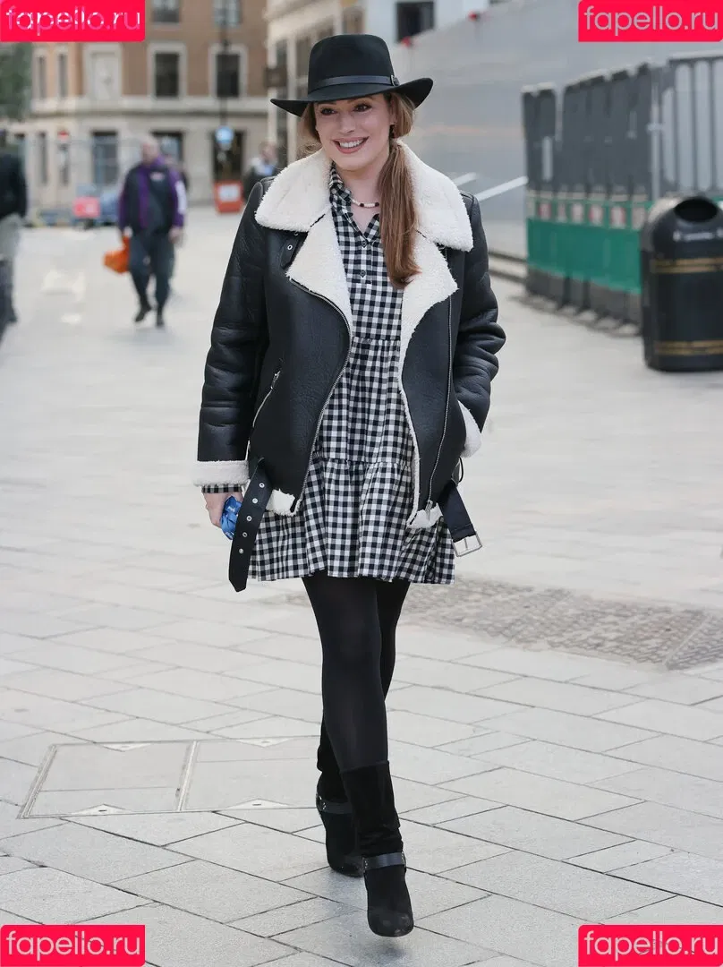 IAMKELLYBROOK / Kelly Brook / iamkb Onlyfans Photo Gallery 