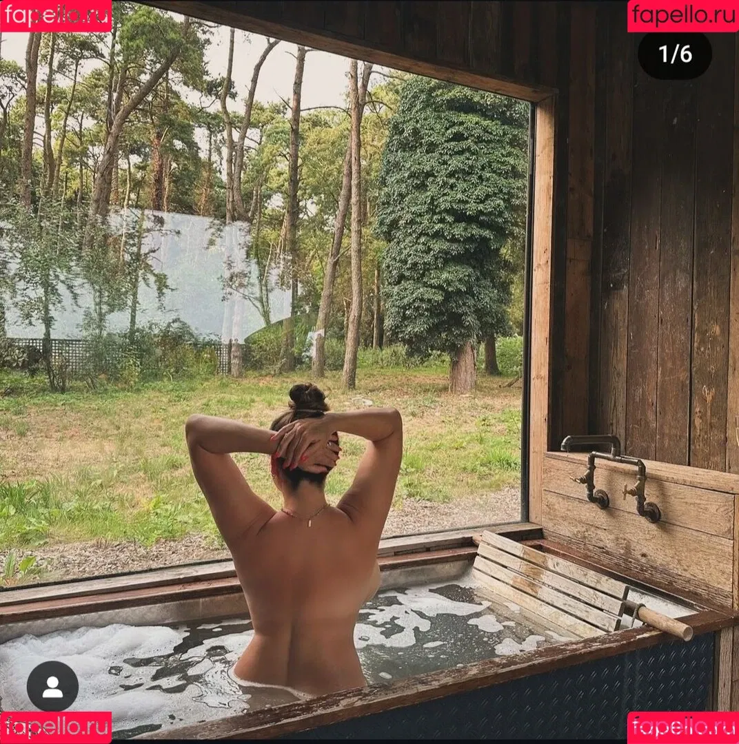 IAMKELLYBROOK / Kelly Brook / iamkb Onlyfans Photo Gallery 