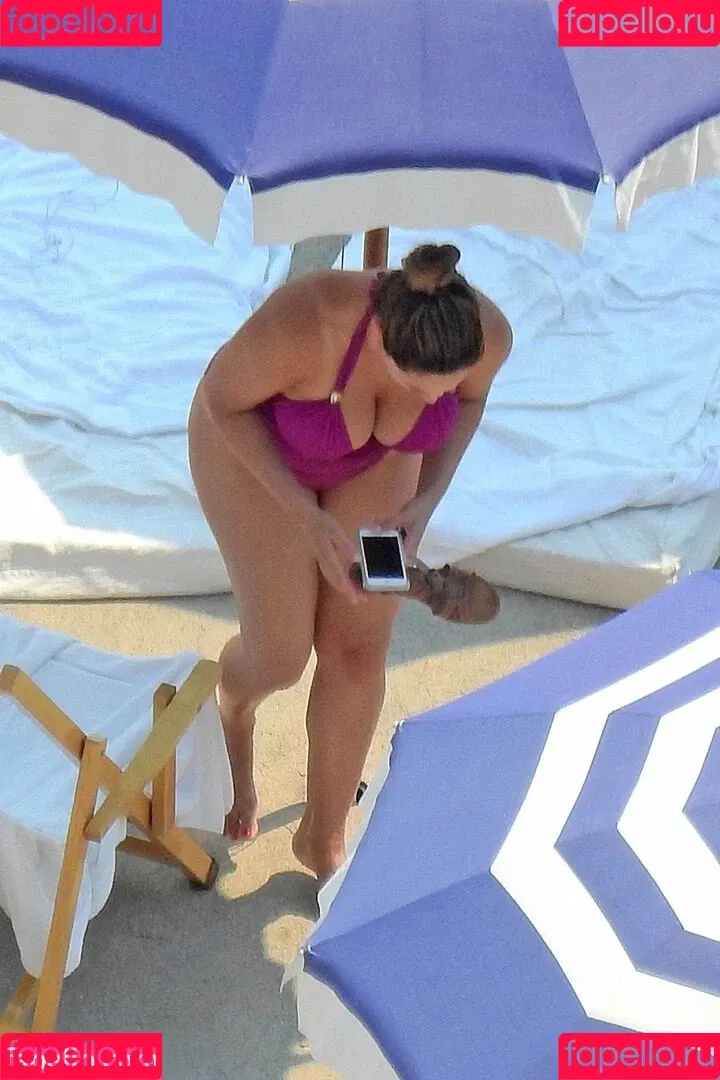 IAMKELLYBROOK / Kelly Brook / iamkb Onlyfans Photo Gallery 