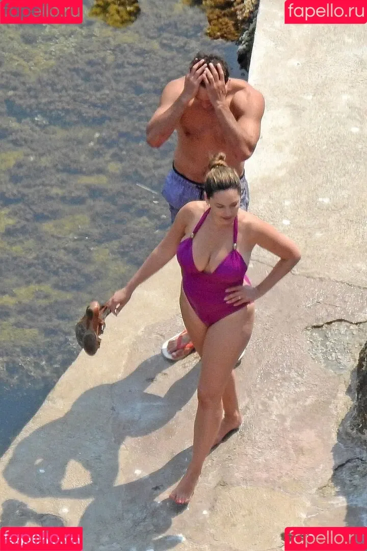 IAMKELLYBROOK / Kelly Brook / iamkb Onlyfans Photo Gallery 