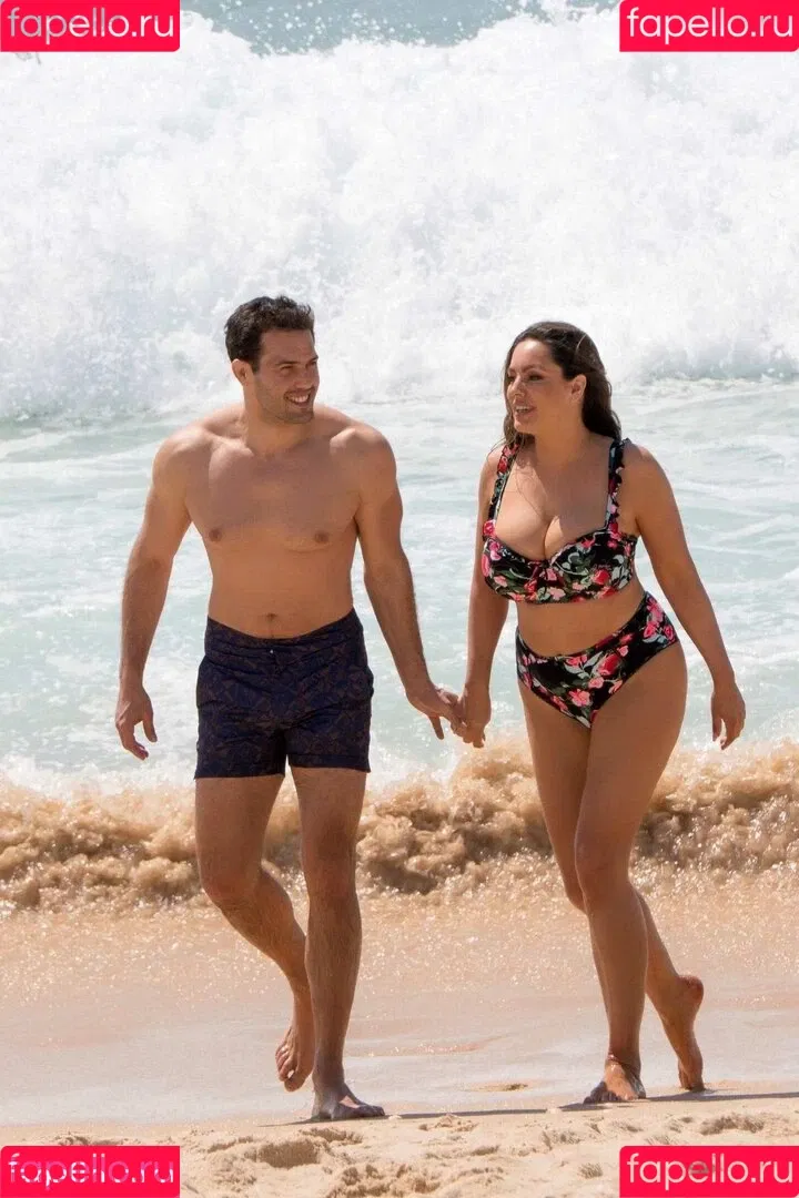 IAMKELLYBROOK / Kelly Brook / iamkb Onlyfans Photo Gallery 