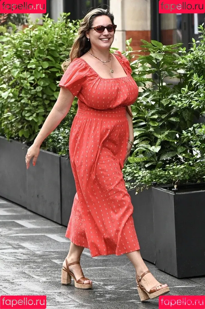 IAMKELLYBROOK / Kelly Brook / iamkb Onlyfans Photo Gallery 