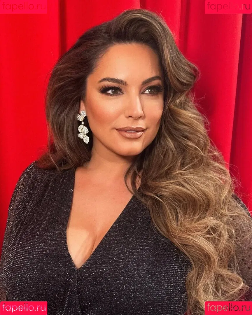 IAMKELLYBROOK / Kelly Brook / iamkb Onlyfans Photo Gallery 