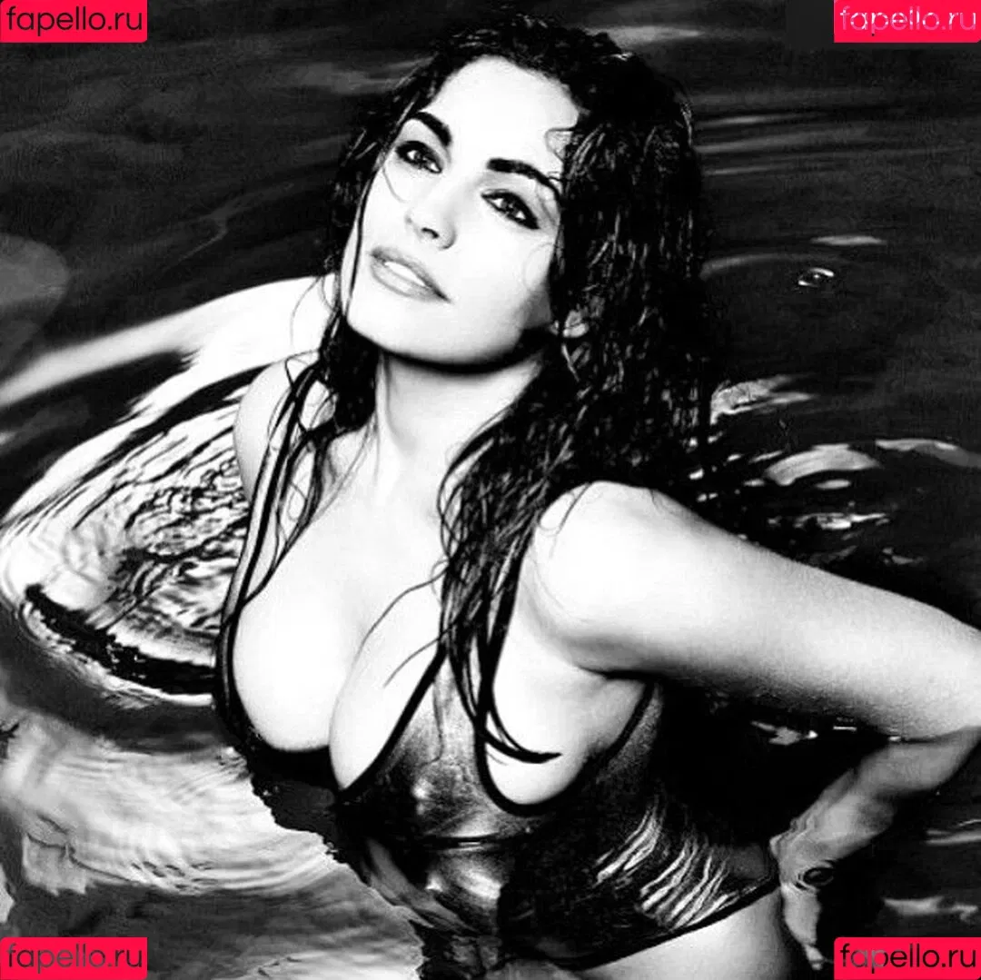 IAMKELLYBROOK / Kelly Brook / iamkb Onlyfans Photo Gallery 
