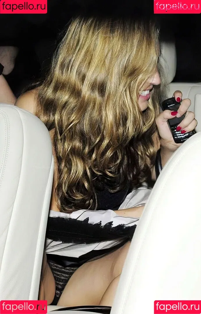 IAMKELLYBROOK / Kelly Brook / iamkb Onlyfans Photo Gallery 