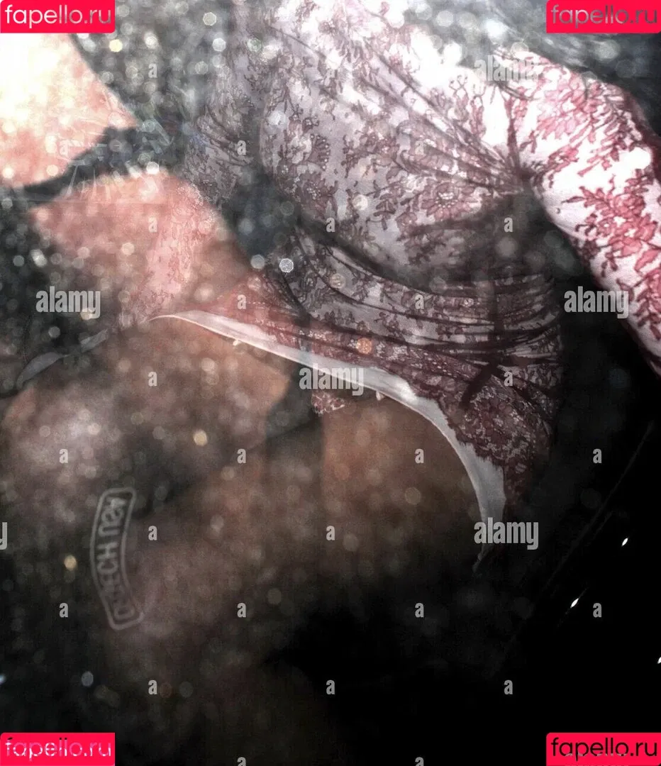 IAMKELLYBROOK / Kelly Brook / iamkb Onlyfans Photo Gallery 