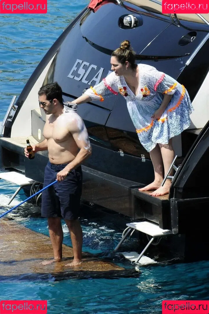 IAMKELLYBROOK / Kelly Brook / iamkb Onlyfans Photo Gallery 