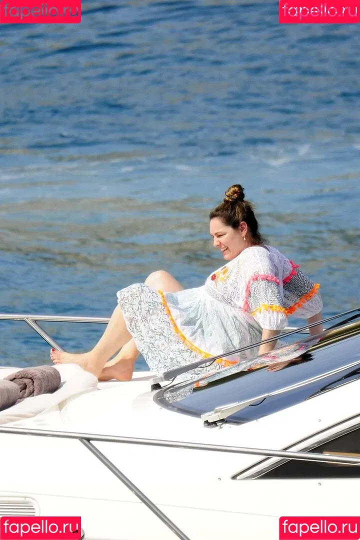 IAMKELLYBROOK / Kelly Brook / iamkb Onlyfans Photo Gallery 