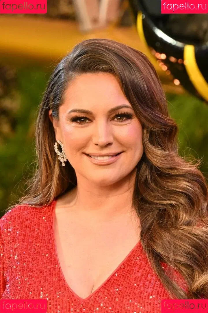 IAMKELLYBROOK / Kelly Brook / iamkb Onlyfans Photo Gallery 