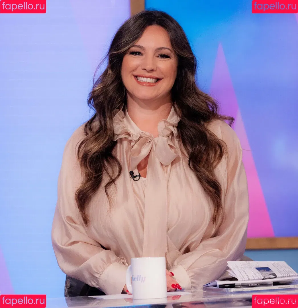 IAMKELLYBROOK / Kelly Brook / iamkb Onlyfans Photo Gallery 