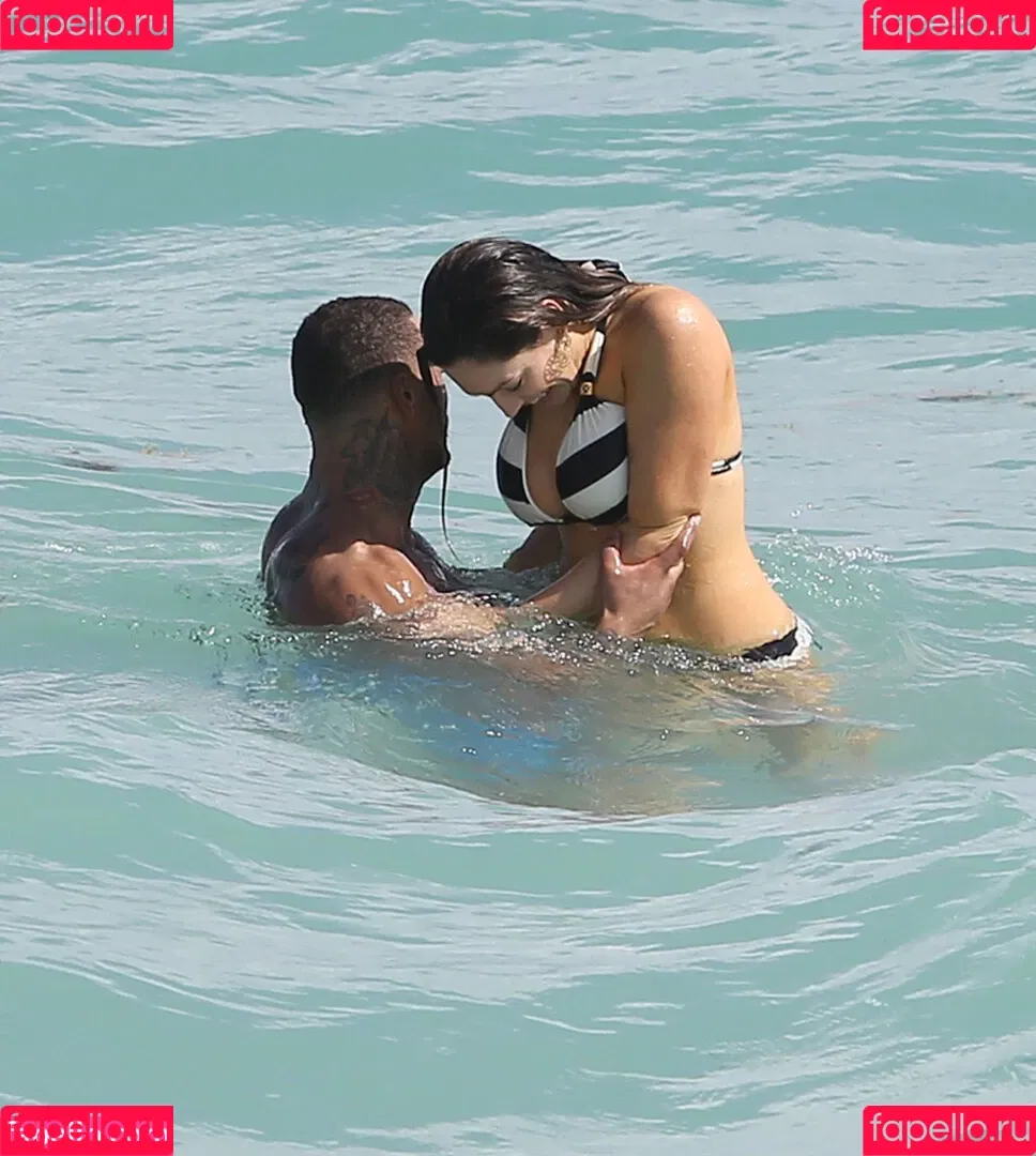 IAMKELLYBROOK / Kelly Brook / iamkb Onlyfans Photo Gallery 