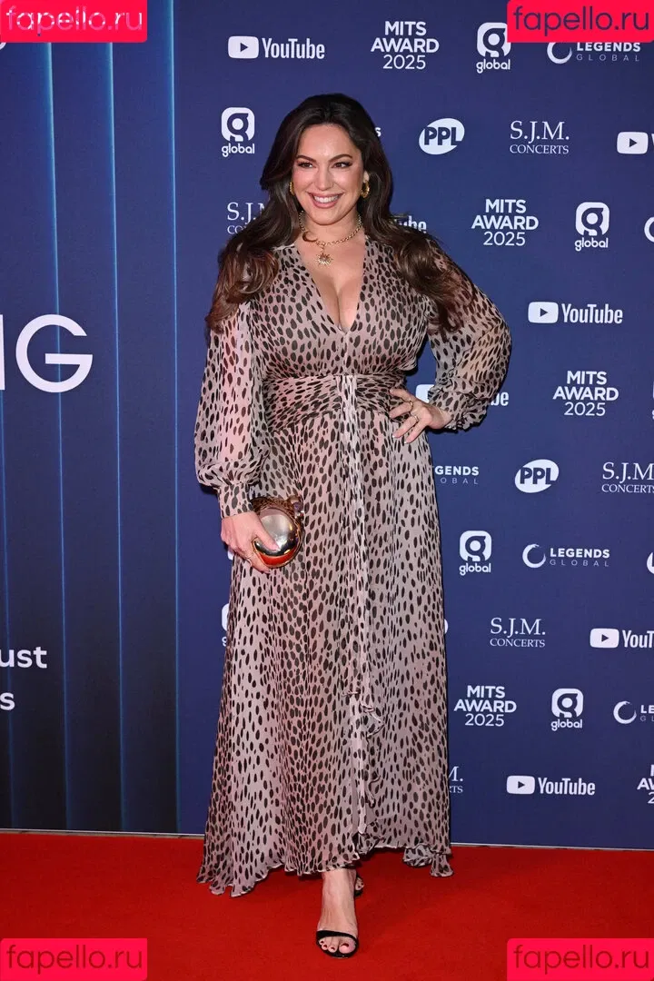 IAMKELLYBROOK / Kelly Brook / iamkb Onlyfans Photo Gallery 