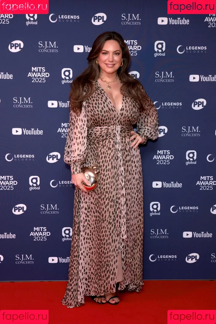 IAMKELLYBROOK / Kelly Brook / iamkb Onlyfans Photo Gallery 