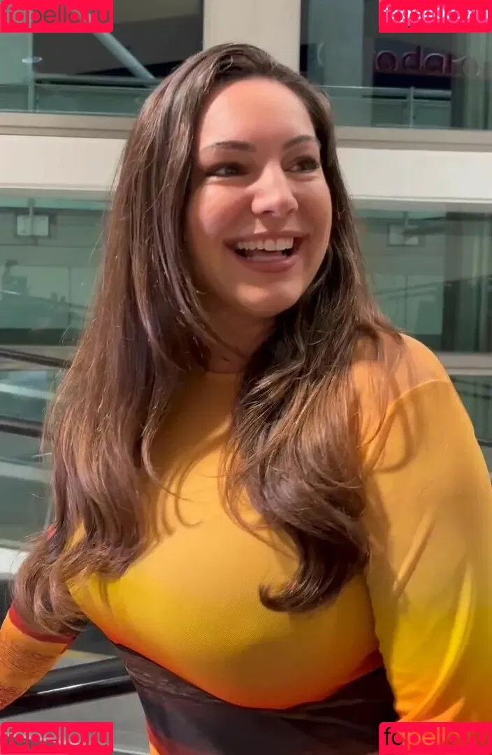 IAMKELLYBROOK / Kelly Brook / iamkb Onlyfans Photo Gallery 