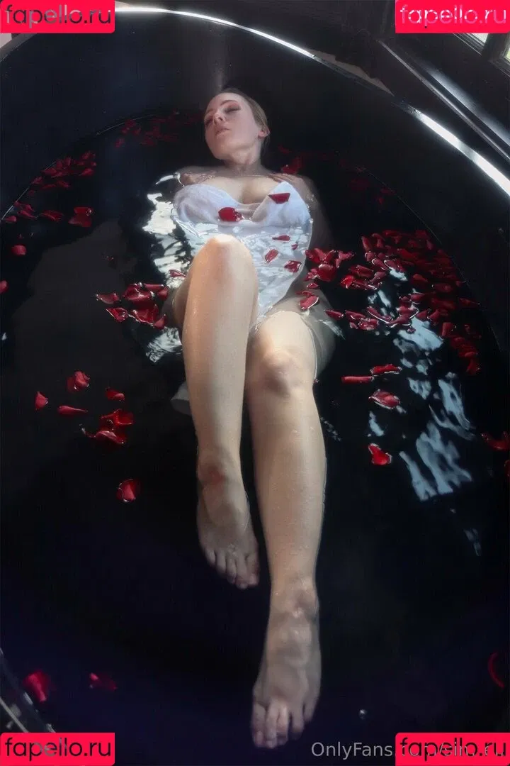 Katie Simrell / https: / katiesimrell / simrell Onlyfans Photo Gallery 