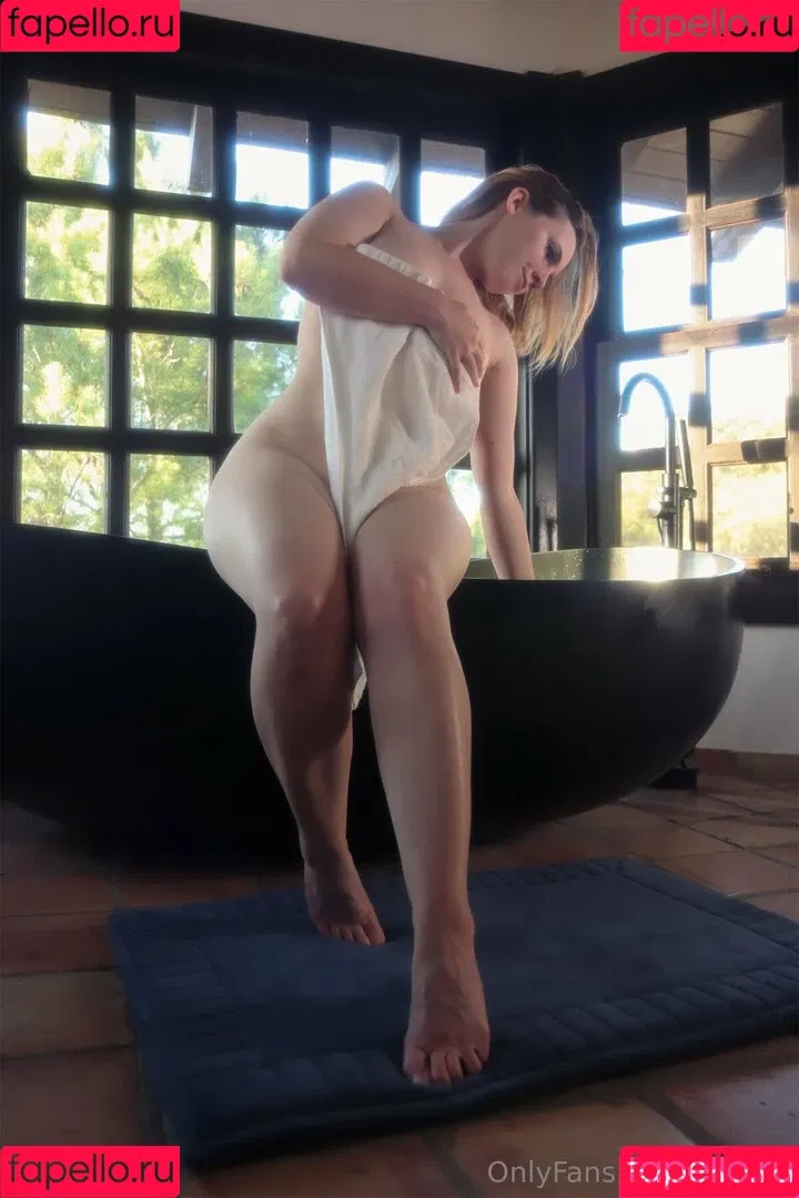 Katie Simrell / https: / katiesimrell / simrell Onlyfans Photo Gallery 