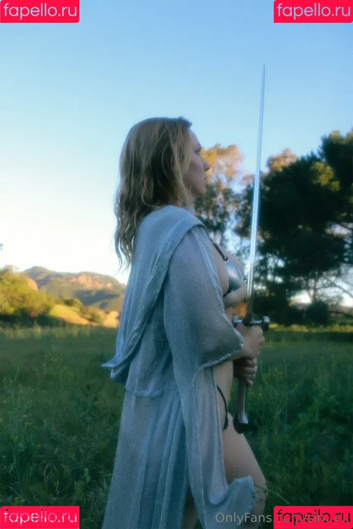 Katie Simrell / https: / katiesimrell / simrell Onlyfans Photo Gallery 