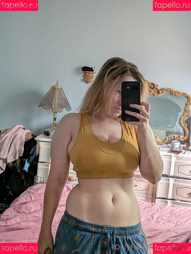 Katie Simrell / https: / katiesimrell / simrell Onlyfans Photo Gallery 