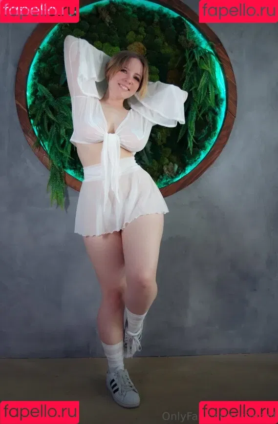 Katie Simrell / https: / katiesimrell / simrell Onlyfans Photo Gallery 