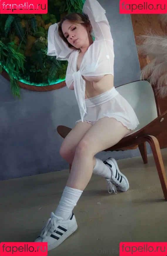 Katie Simrell / https: / katiesimrell / simrell Onlyfans Photo Gallery 