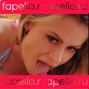 Tati Weg / ex-policial / tatianeweg / tatiweg Onlyfans Photo Gallery 