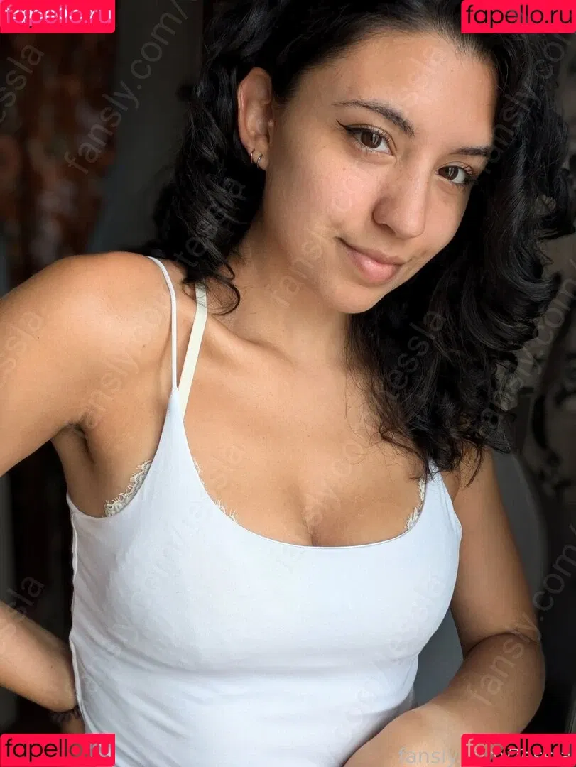 Tessla / thisistessla Onlyfans Photo Gallery 