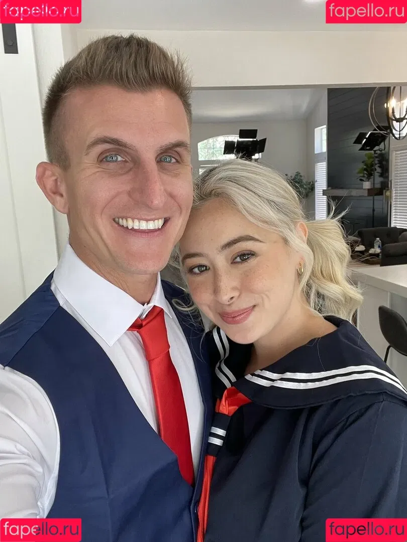 Chloe Surreal / chloesurreal / iamchloesurreal Onlyfans Photo Gallery 