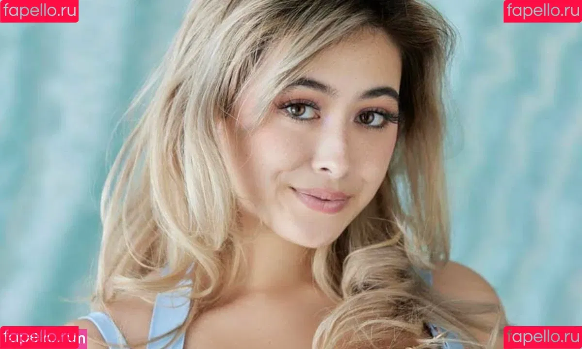 Chloe Surreal / chloesurreal / iamchloesurreal Onlyfans Photo Gallery 