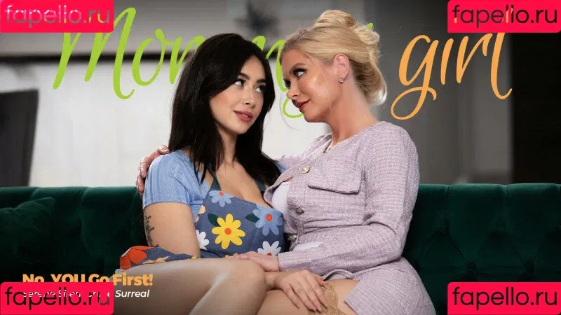 Chloe Surreal / chloesurreal / iamchloesurreal Onlyfans Photo Gallery 