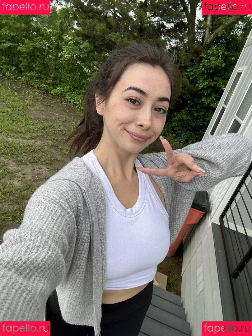 Chloe Surreal / chloesurreal / iamchloesurreal Onlyfans Photo Gallery 