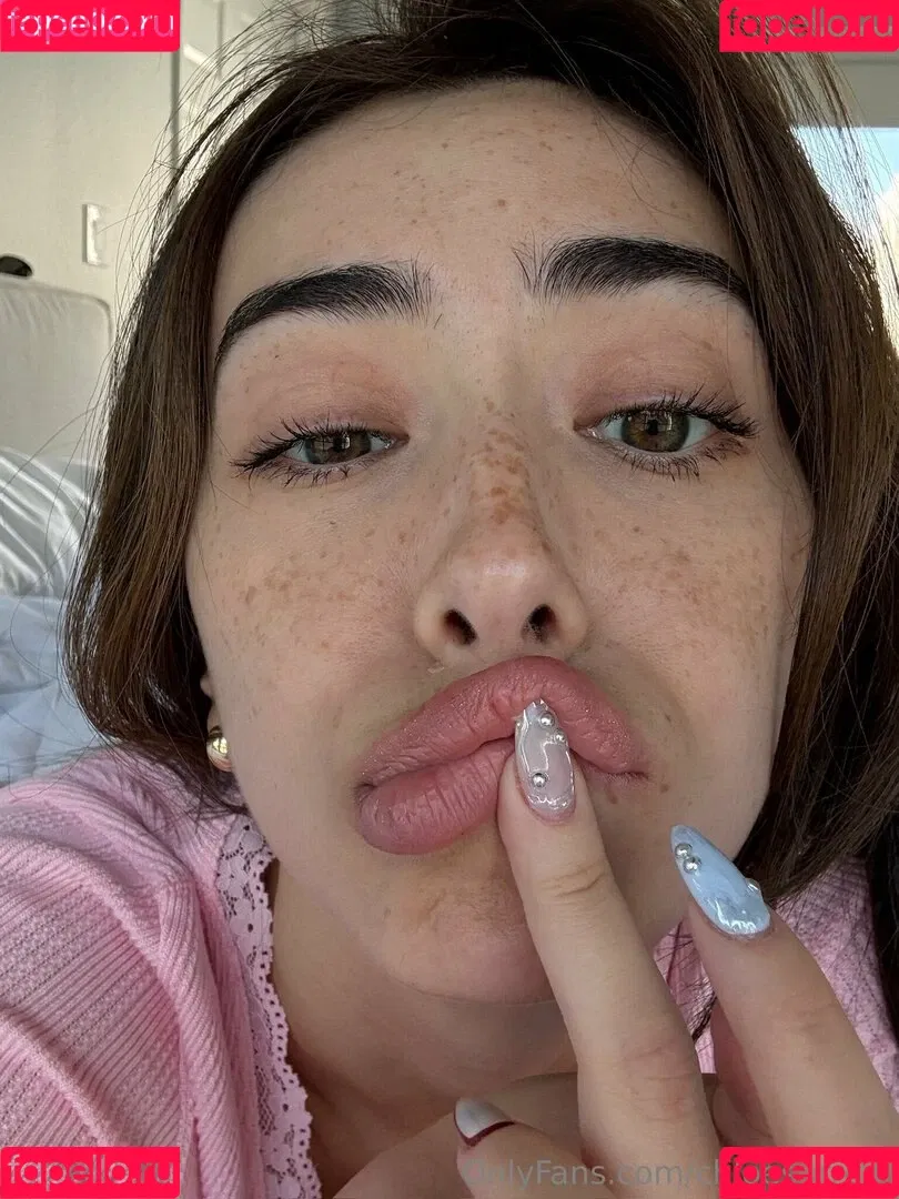 Chloe Surreal / chloesurreal / iamchloesurreal Onlyfans Photo Gallery 