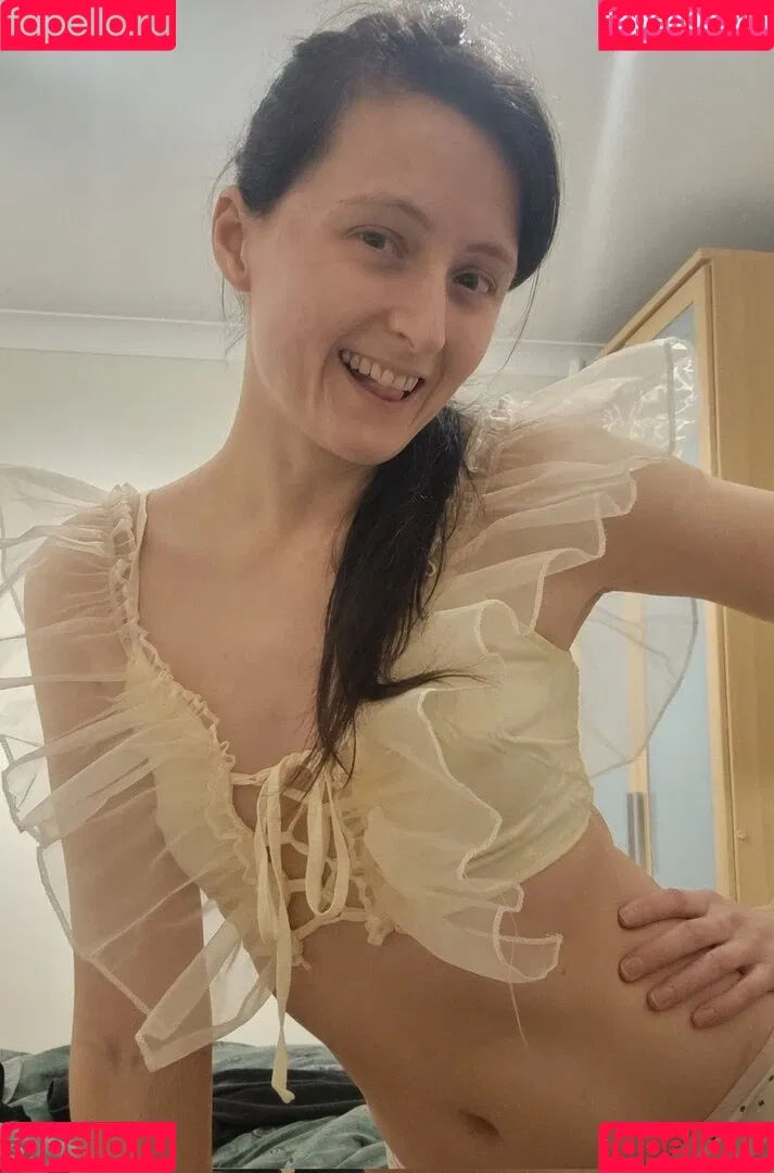 Clara Sinclair / Mangomodel666 / clarasinclairart Onlyfans Photo Gallery 