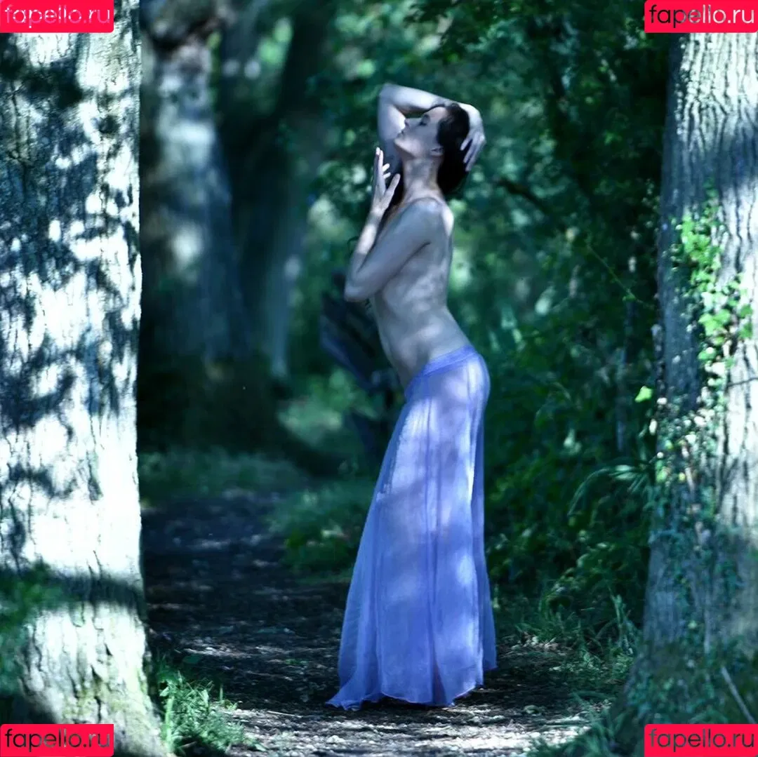 Clara Sinclair / Mangomodel666 / clarasinclairart Onlyfans Photo Gallery 