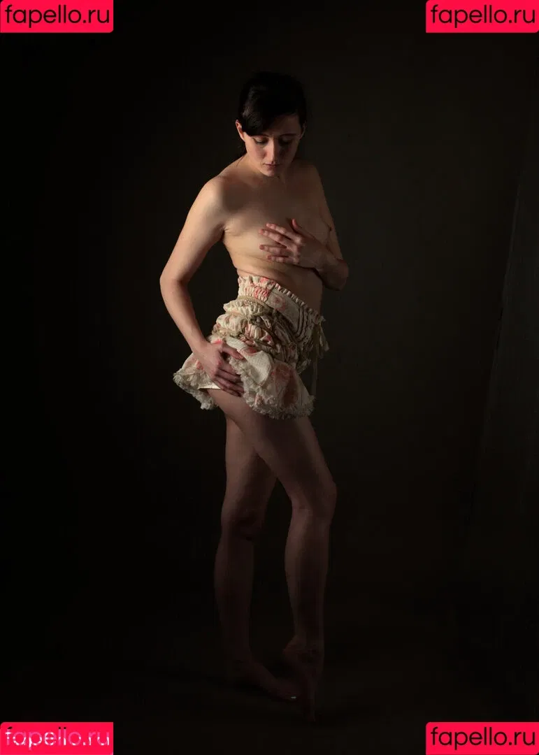 Clara Sinclair / Mangomodel666 / clarasinclairart Onlyfans Photo Gallery 