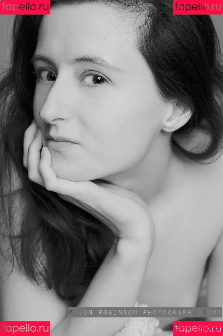 Clara Sinclair / Mangomodel666 / clarasinclairart Onlyfans Photo Gallery 