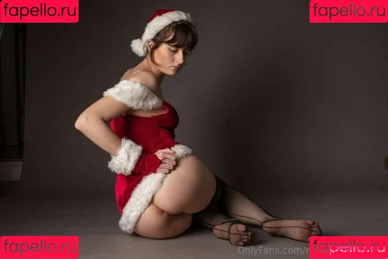 Clara Sinclair / Mangomodel666 / clarasinclairart Onlyfans Photo Gallery 