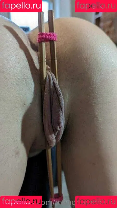 Clara Sinclair / Mangomodel666 / clarasinclairart Onlyfans Photo Gallery 