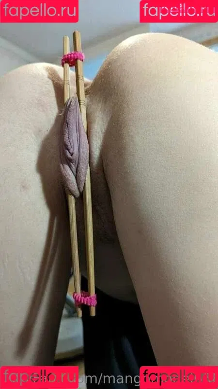 Clara Sinclair / Mangomodel666 / clarasinclairart Onlyfans Photo Gallery 