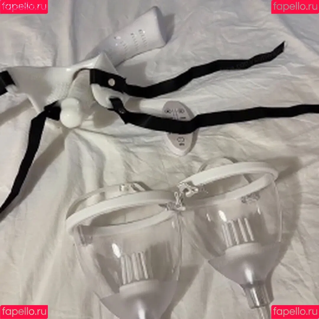 / chungwall / chungwall95 / chungwall_95 / chungwall__95 / moonlight95 Onlyfans Photo Gallery 