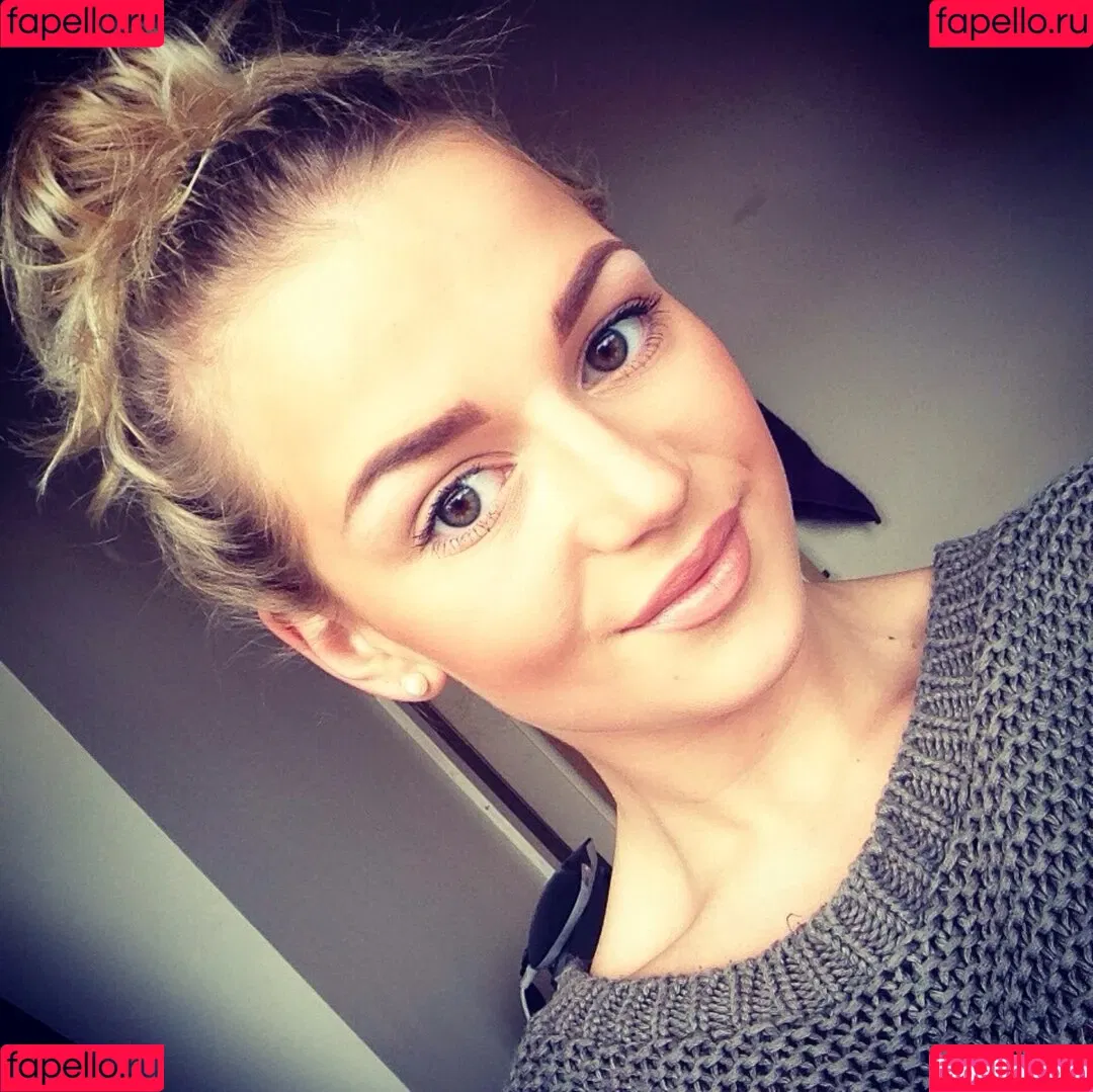 Erica / Holly Eriksson / Victoria A / hollyerikssonphotography Onlyfans Photo Gallery 