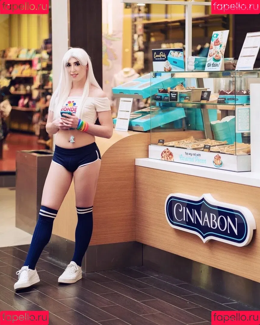 Shiri Allwood / ShiriAllwoodXXX / shiriallwood / shiritrap Onlyfans Photo Gallery 