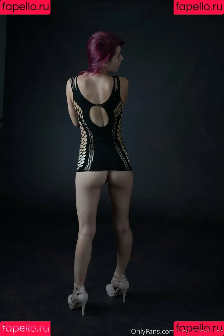 tiny.chipie.free / tinychipieoff Onlyfans Photo Gallery 