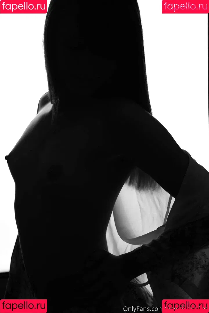 tiny.chipie.free / tinychipieoff Onlyfans Photo Gallery 