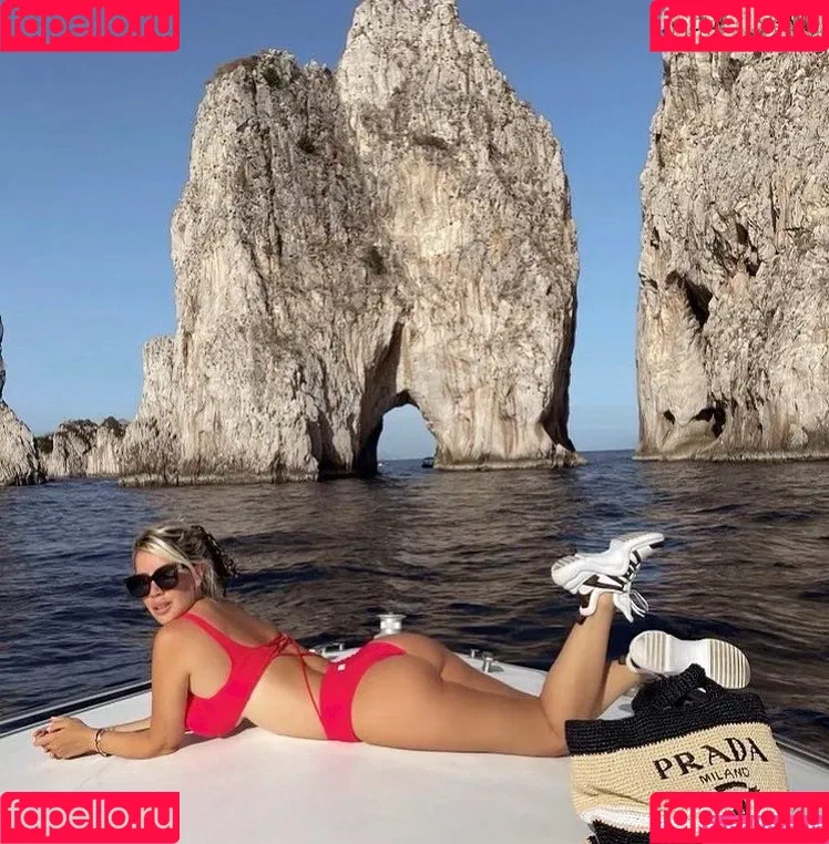 Icardi / Wanda Nara / badbitchwan / wanda_nara Onlyfans Photo Gallery 