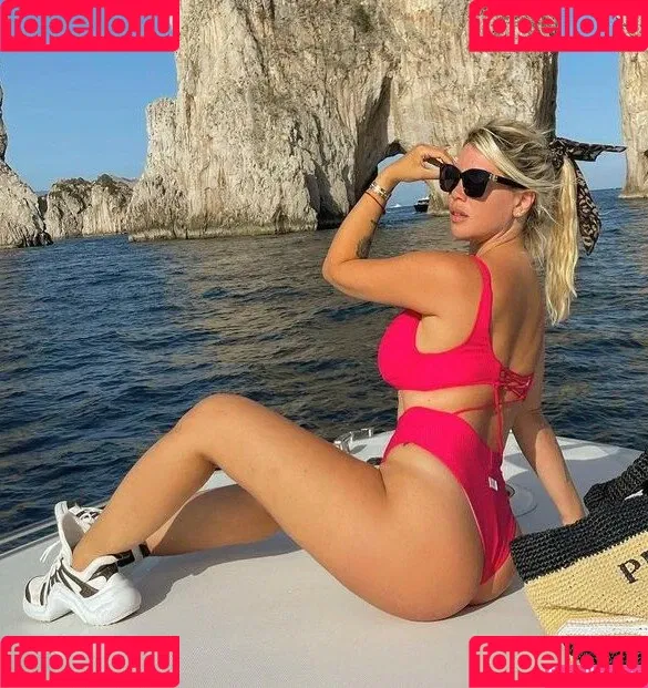 Icardi / Wanda Nara / badbitchwan / wanda_nara Onlyfans Photo Gallery 