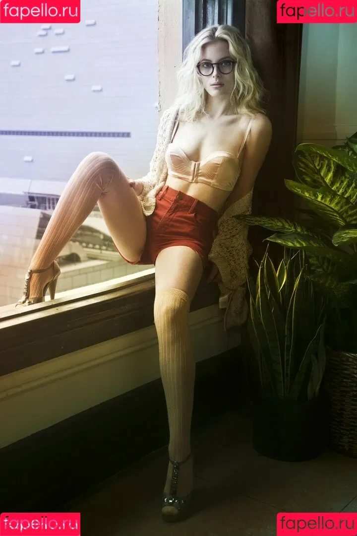 Gillian Jacobs / gillianjacobsofficial Onlyfans Photo Gallery 