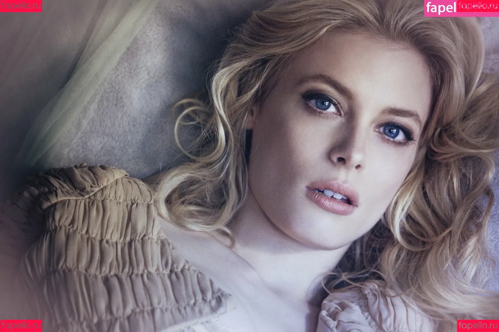 Gillian Jacobs / gillianjacobsofficial Onlyfans Photo Gallery 